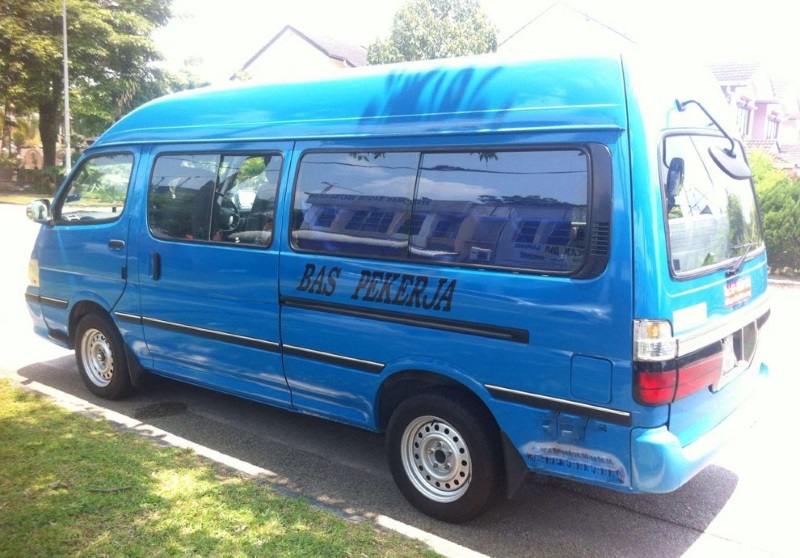 Bus Pekerja Bas Kilang (12 Seats)